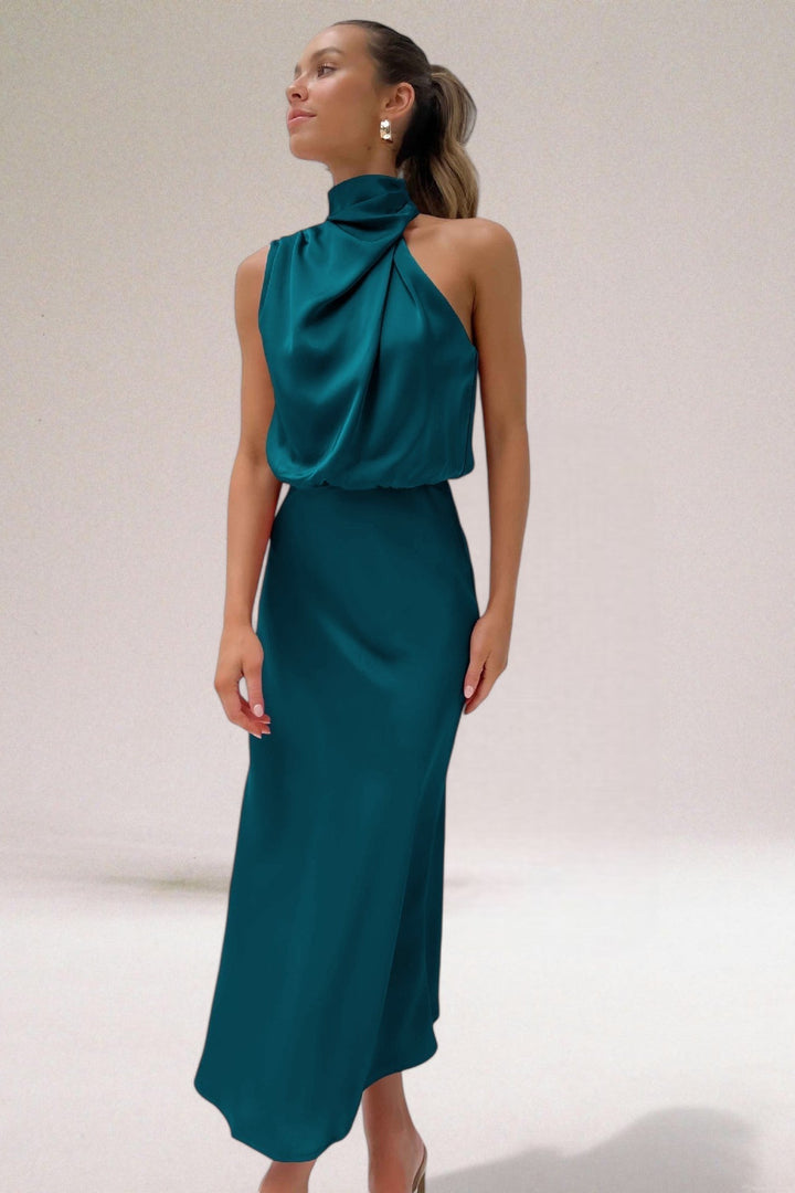 Nina – Elegant Halterneck Dress