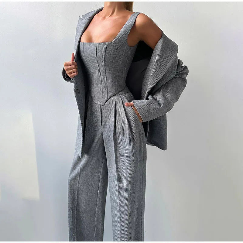 Feline – Elegant Three-Piece Set