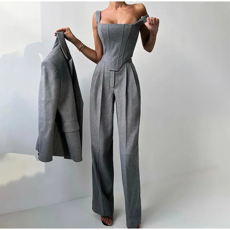 Feline – Elegant Three-Piece Set
