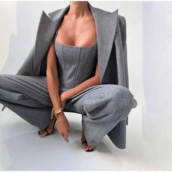 Feline – Elegant Three-Piece Set