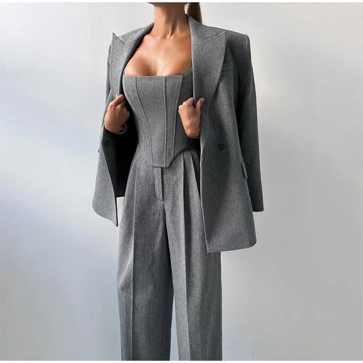 Feline – Elegant Three-Piece Set