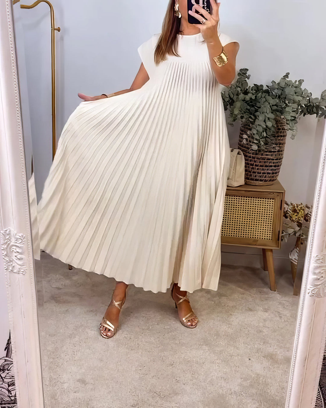 Larissa – The Perfect Blend of Elegance and Comfort for Every Occasion