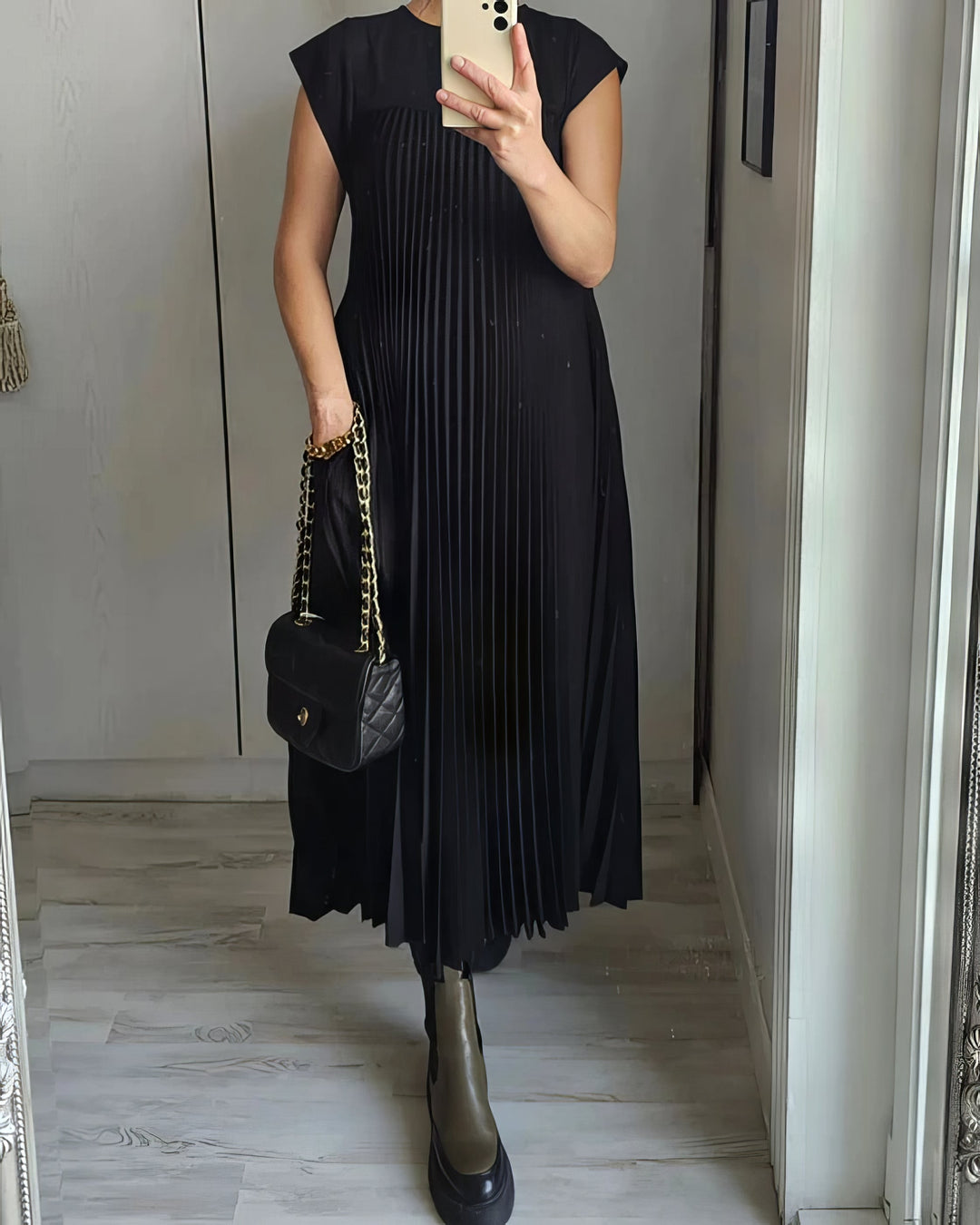 Larissa – The Perfect Blend of Elegance and Comfort for Every Occasion